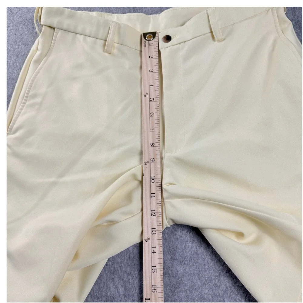 Haggar‎ Men's Shorts 32 Light/Butter Yellow Flat Front Casual Summer